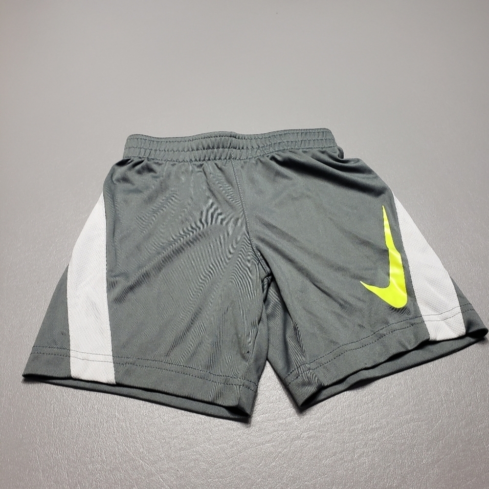 nike boys size 4 XS gray and white basketball shorts